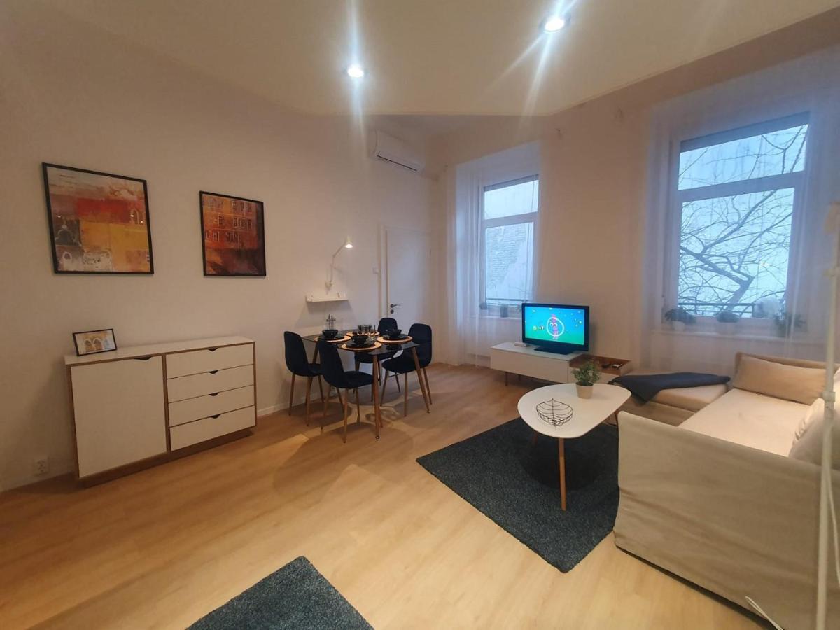 Petofi Apartment With Air Condition 부다페스트 외부 사진